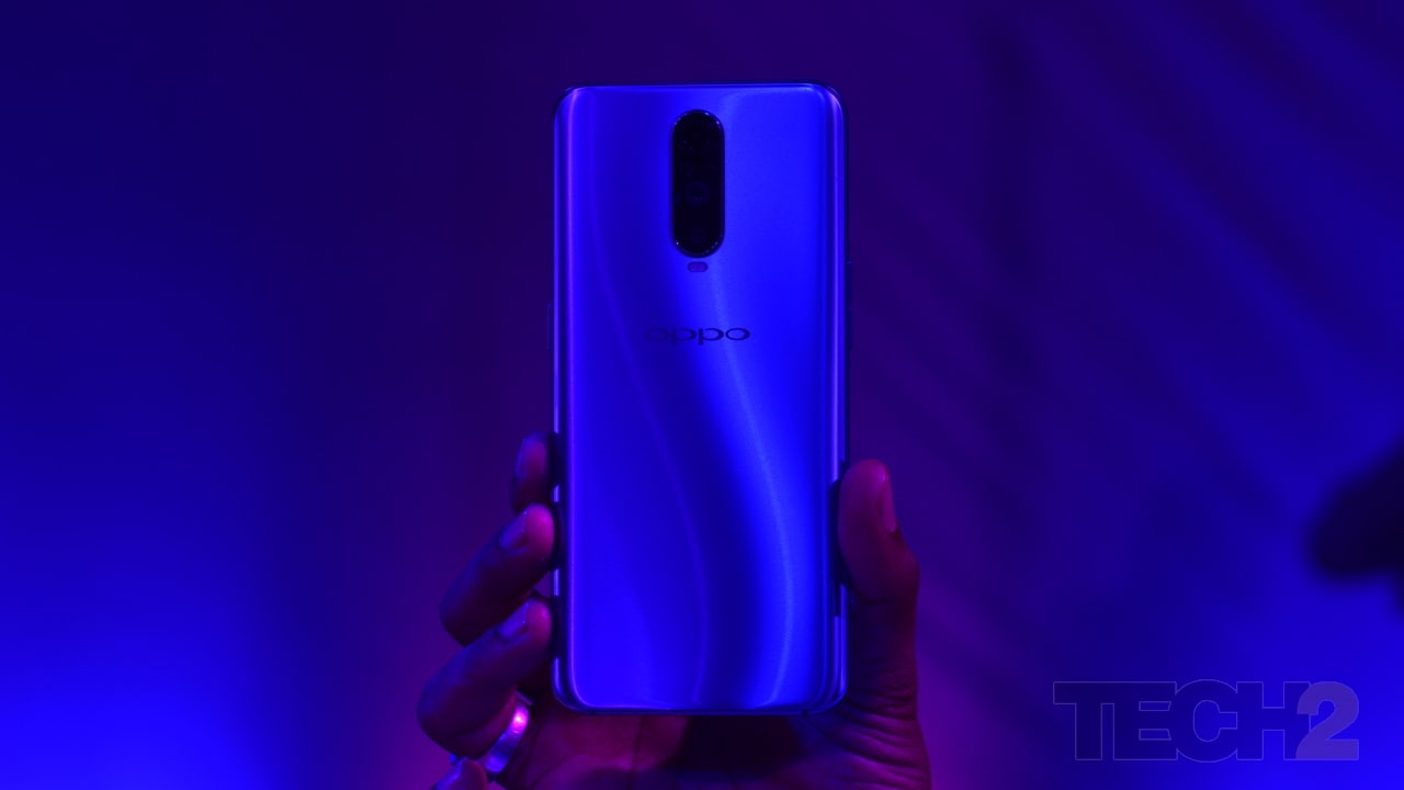 The R17 Pro comes in two colours - Radiant Mist and Emerald Green. Image: tech2/ Shomik Sen Bhattacharjee